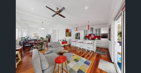 Stunning 3-Bedroom Home with Low Maintenance Garden Take the 3D Virtual Tour - Photo 2