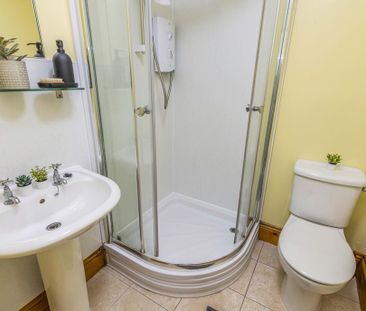 6 bedroom house to rent - Photo 3