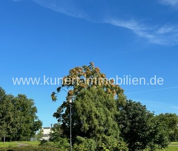 Frisch sanierte 4-Raum-Wohnung mit Balkon und Fahrstuhl in guter Wo... - Photo 2