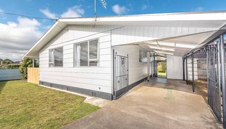 SPRINGVALE - 3 BEDROOMS - Photo 5