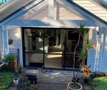 Titirangi - Titirangi, 1 bedroom standalone house - Photo 3