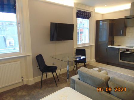 Studio to rent - Photo 2