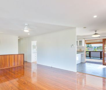 Ideal Family Home In Perfect Location - Photo 2