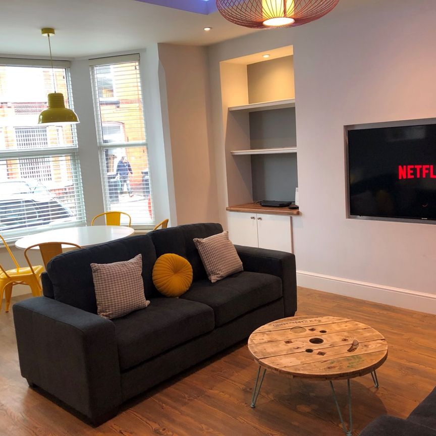 6 Bed Terraced House, Garmoyle Road, L15 - Photo 1