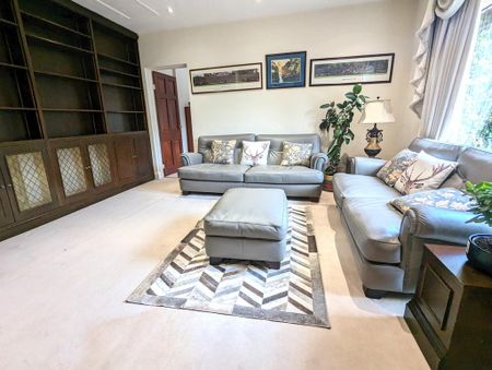 5 bedroom detached house to rent - Photo 4