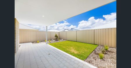 4 BED + STUDY ~ SPACIOUS LIVING! - Photo 3