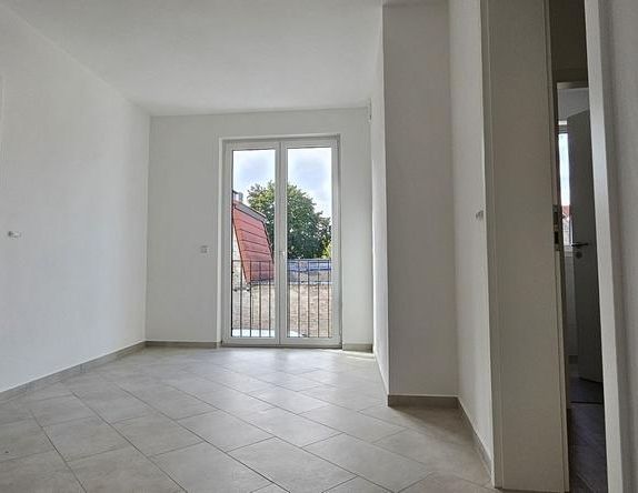 2.-Zi. -Wg* Balkon* nahe UNI / WISTA *10 Min zur S-Bahn* 5 Min zur Str.Bahn* ab 12/2025 - Foto 1