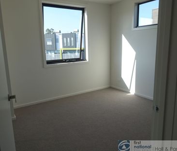 82 Nickson Street, Bundoora - Photo 5