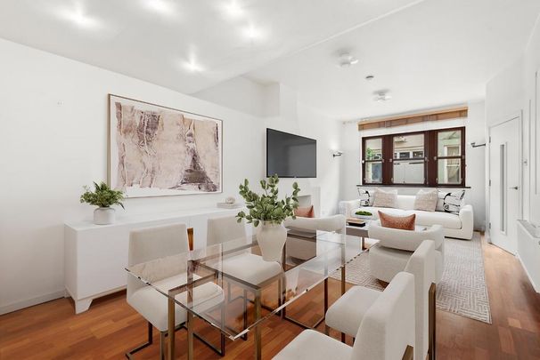 3 bedroom mews to rent - Photo 1