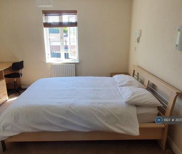 5 bedroom terraced house to rent - Photo 4