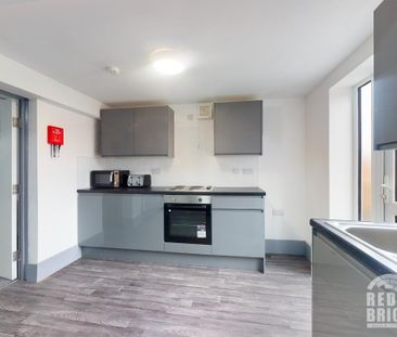 1 bedroom in a house share to rent - Photo 4