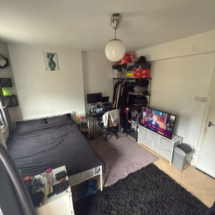 Room in a Shared Flat, Bourne House, SW4 - Photo 1