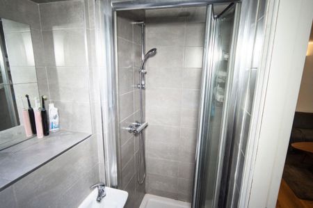 Chapel Hill, Huddersfield, HD1 3EB - Photo 5