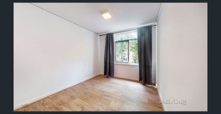 Large One Bedroom Apartment with Balcony - Photo 2