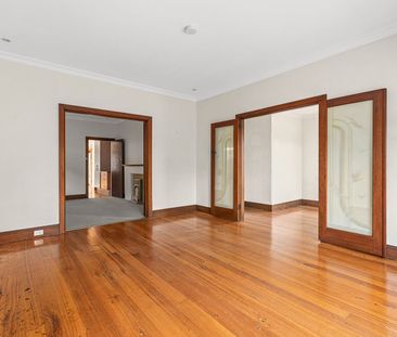 Family Home with Flexible Floor Plan in the School Zones - Photo 3