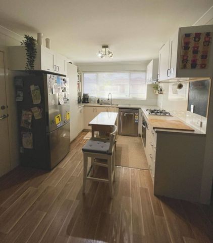 Front-Facing 3×2 Villa with Big Courtyard & Double Garage - Photo 5