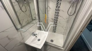 4 bedroom semi-detached house to rent - Photo 2