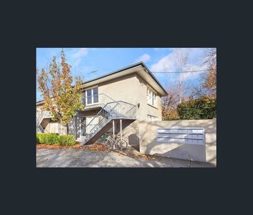 SUN DRENCHED APART WITH SEPARATE STAIRCASE & LANDING/BALCONY WALK TO GLENFERRIE - Photo 4