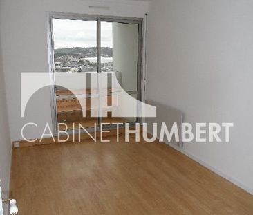 Location Appartement 3 pièces 72m² ST ETIENNE 42000 - Photo 2