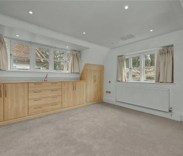 4 bedroom detached house to rent - Photo 2