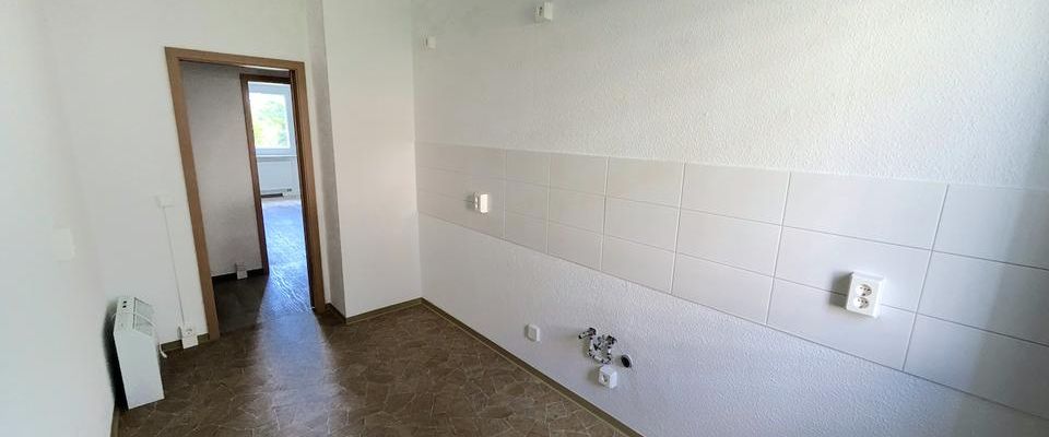 ++ schöne 2-Raum-Wohnung - mit Balkon & modernisierten Badezimmer - in Limbach-Oberfrohna ++ - Photo 1