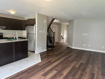 For Lease - 29 Fallengale Crescent, Kanata, Ontario - Photo 3