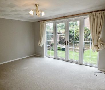 4 bedroom detached house to rent - Photo 1