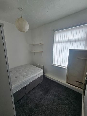 3 bedroom terraced house to rent - Photo 4