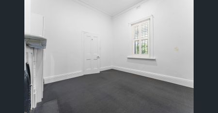 Charming Character Home in a Prime Parkside Location - Photo 2