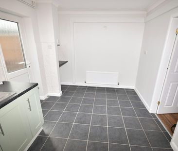 Terraced House to rent on - Photo 5
