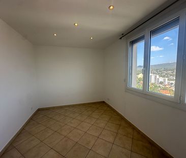 Appartement 3 pièces 56m2 MARSEILLE 13EME 845 euros - Photo 1