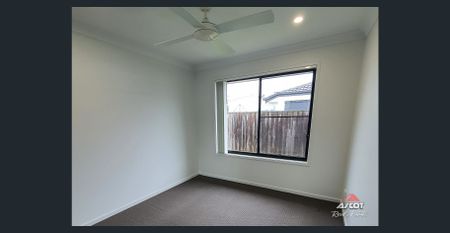 Modern 3 Bedroom Unit in Bargara - Photo 3