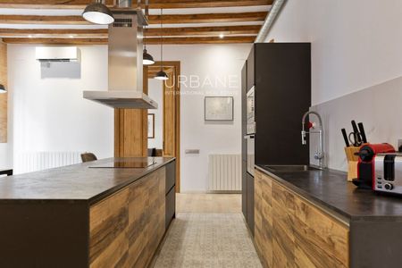 Elegante Piso de 3 dormitorios en alquiler en Cuitat Vella, Barcelona - Photo 4