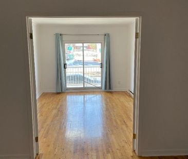 5 1 /2 À LOUER SUR DEUX ÉTAGES A MONTRÉAL - Photo 4