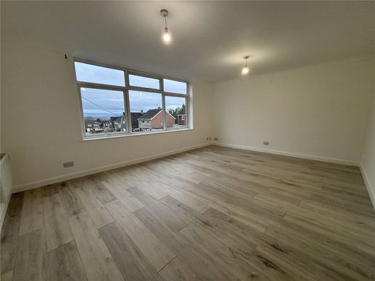 Willow Way, Farnham, Surrey, GU9 - Photo 1