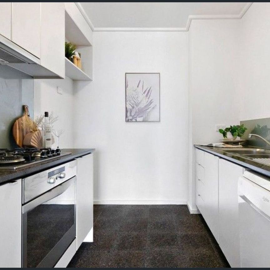 Great 1 bedroom apartment at a great price! - Photo 1