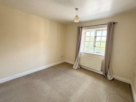 2 bedroom semi-detached house to rent - Photo 5