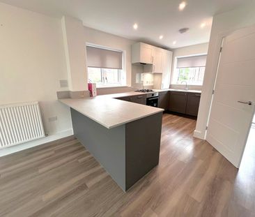 Semi-detached house to rent on - Photo 2