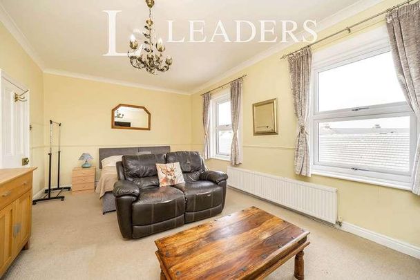 Hoole Lane, Chester, CH2 - Photo 1