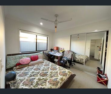 18 Monash Avenue, Gledswood Hills, NSW 2557 - Photo 4