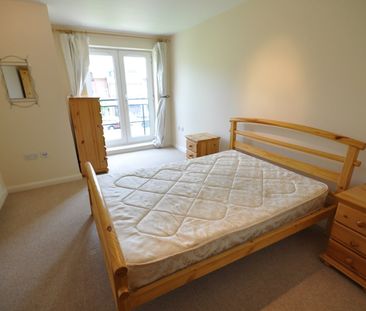 2 Bed Flat, Iliffe Close, RG1 - Photo 3