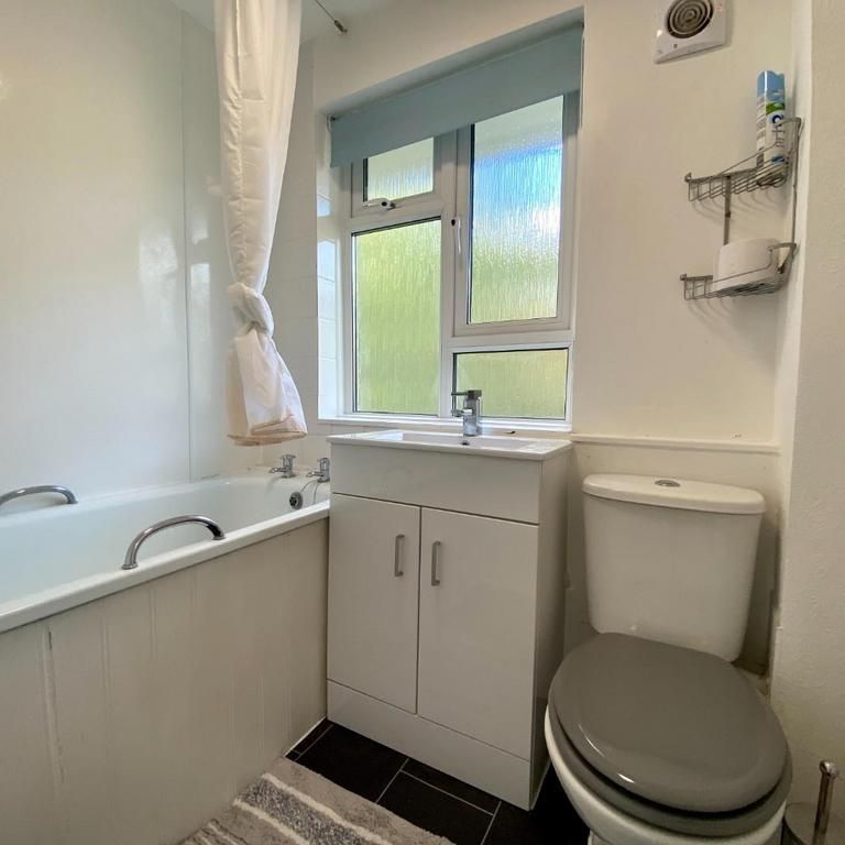 3 bedroom apartment to rent - Photo 1