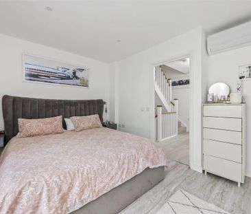 3 bedroom end of terrace house to rent - Photo 6