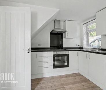 3 bedroom semi-detached house to rent - Photo 2