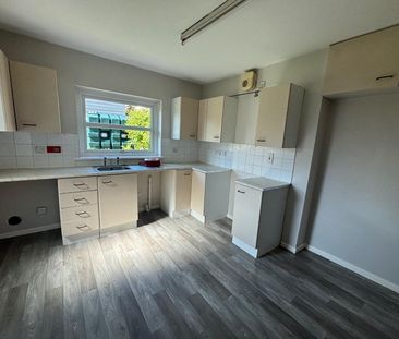15 Prince Andrew Crescent - Photo 5