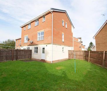 3 bedroom end of terrace house to rent - Photo 3