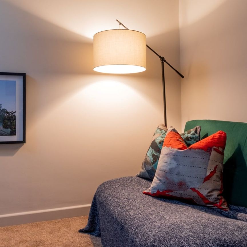4 Bed Terraced House, Station Parade, LS5 - Photo 1