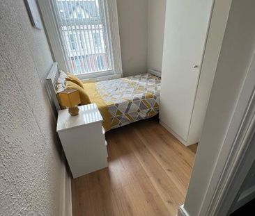 Camden Street, Room 5, All Bills Included, Belfast, BT9 6UA - Photo 4