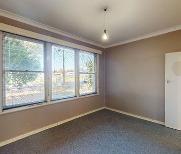 47 Second Avenue, Rutherford NSW 2320 - Photo 2