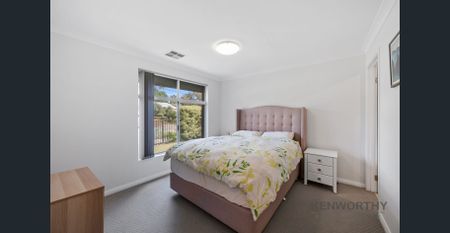 Gorgeous Three Bedroom Home in Lovely Location - Photo 3